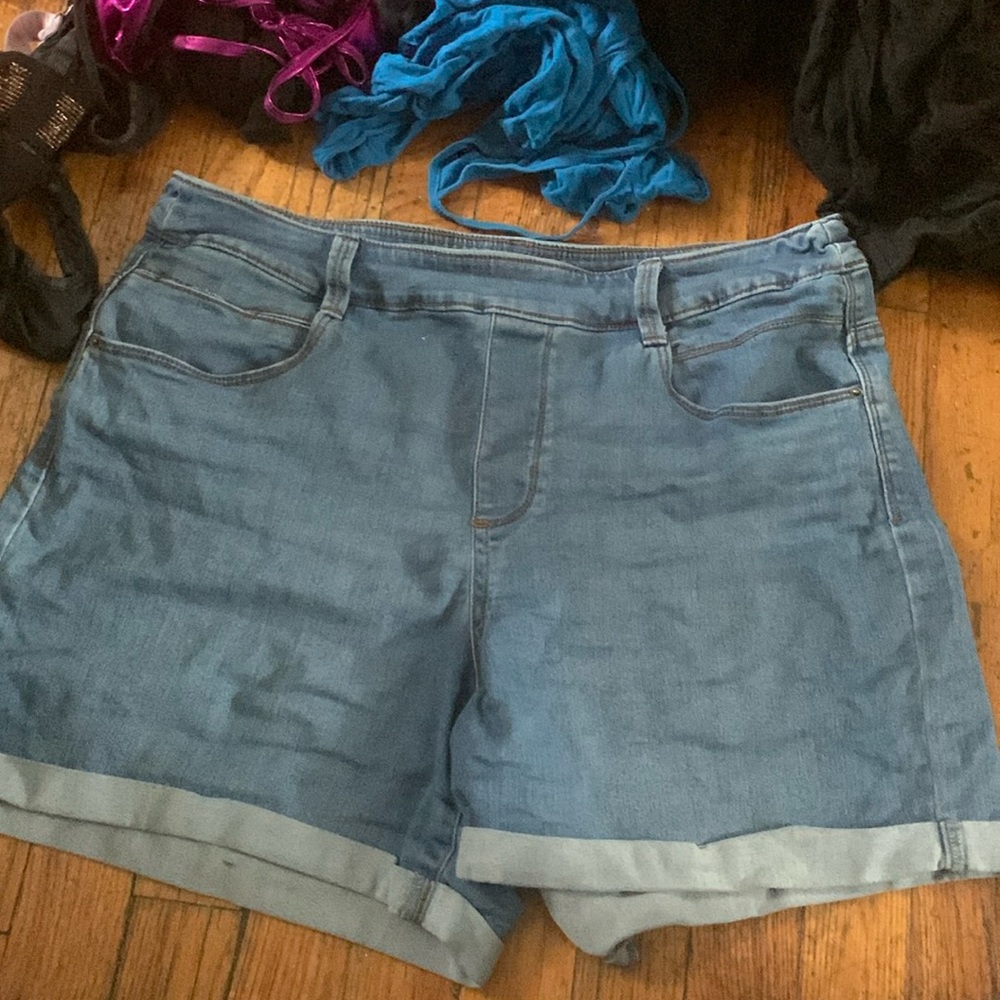 Time and tru blue shorts